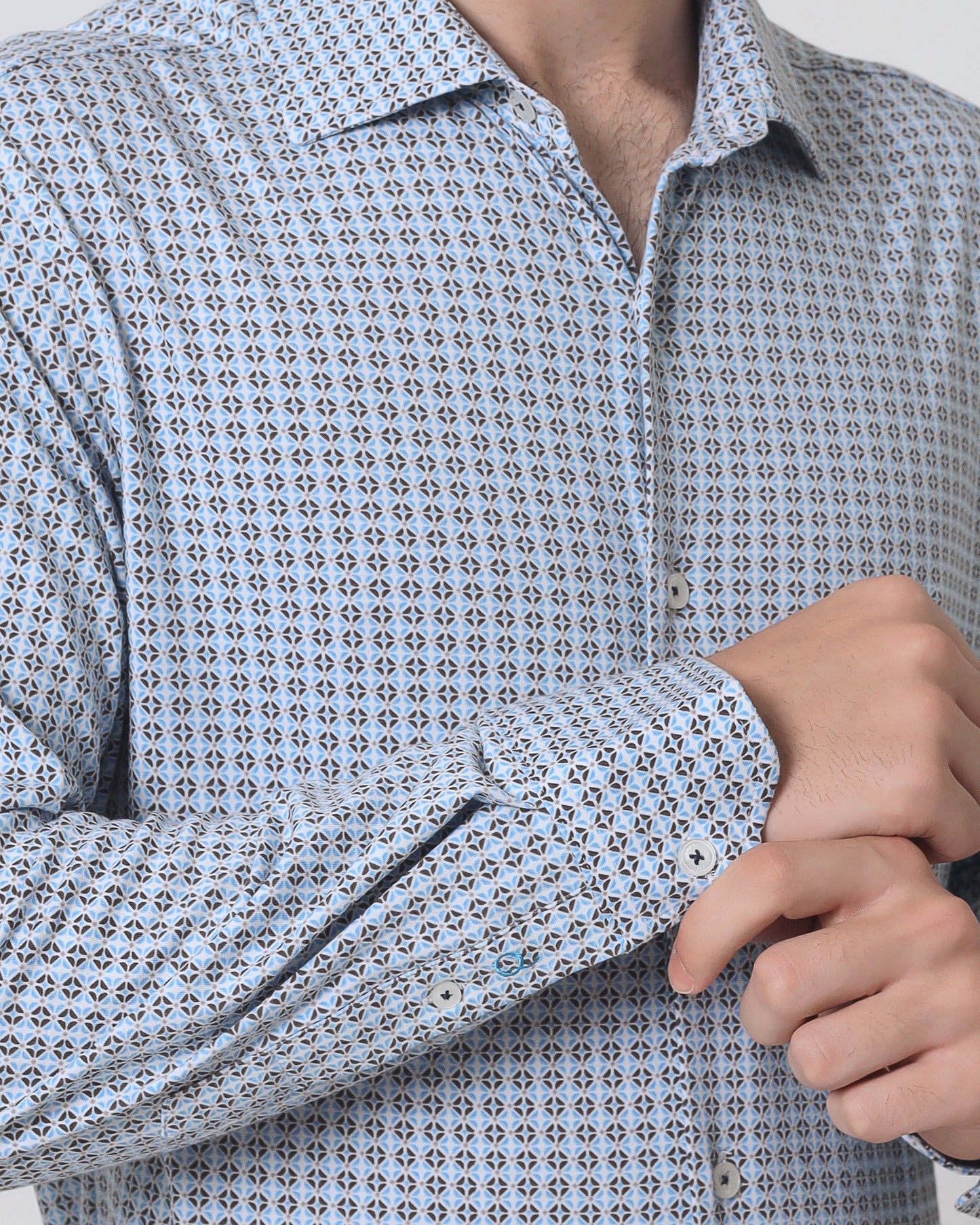 Quieti Modern Fit, Blue/Brown Geo print, Long Sleeve Knit Shirt in Woven style