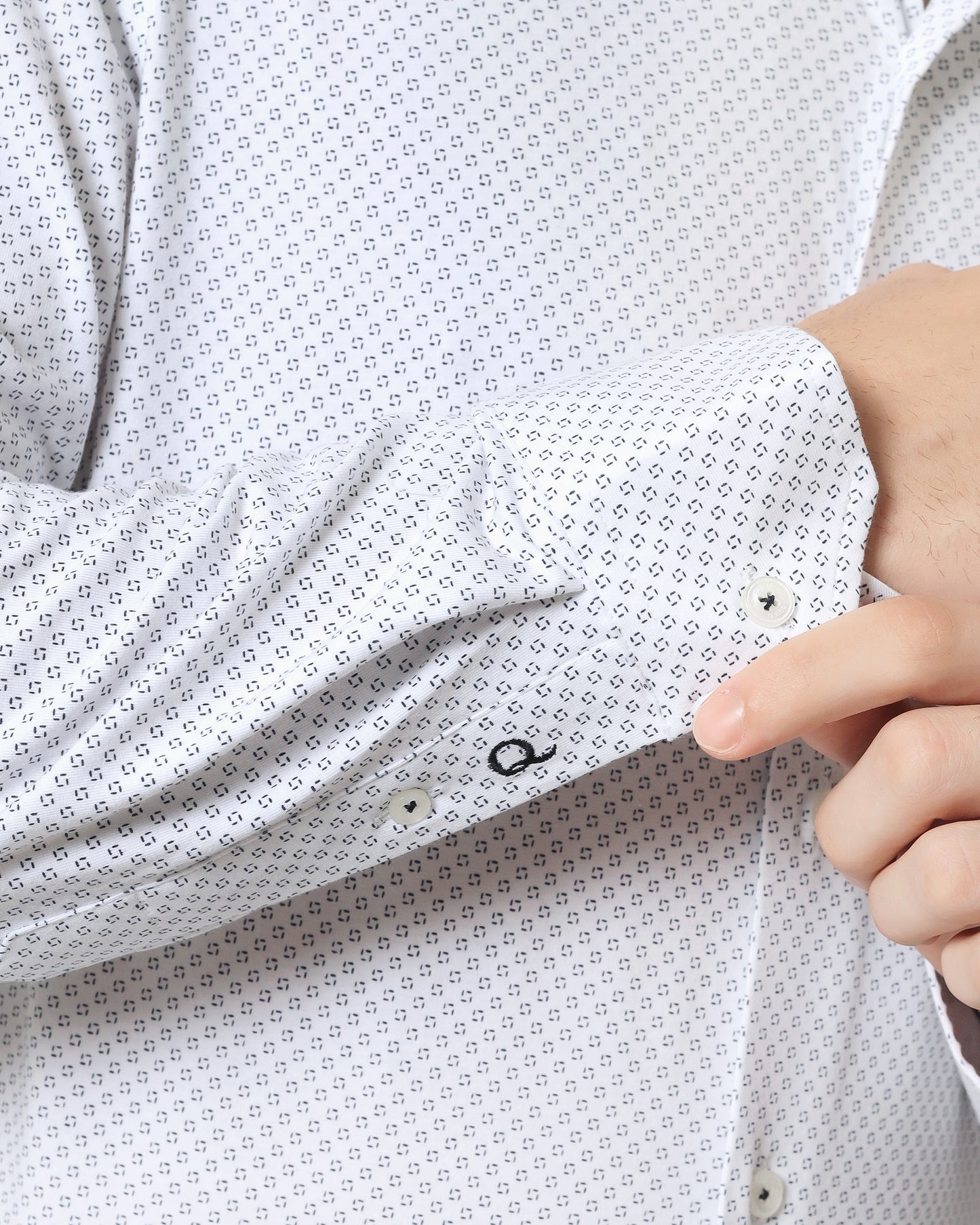 Quieti Modern Fit, White Geo Digital Print, Long Sleeve Knit Shirt in Woven style